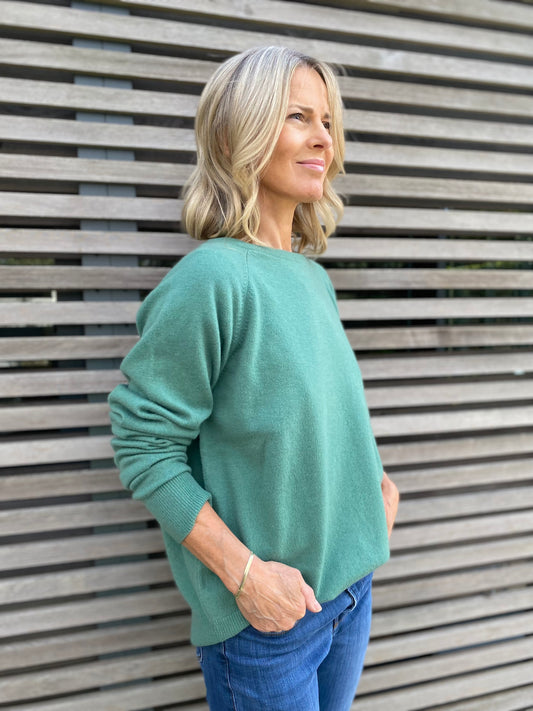 Terrie Pure Cashmere Jumper in Fern Green